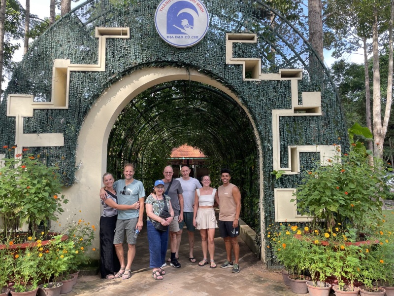 Cu-Chi-tunnels-half-day-big-group