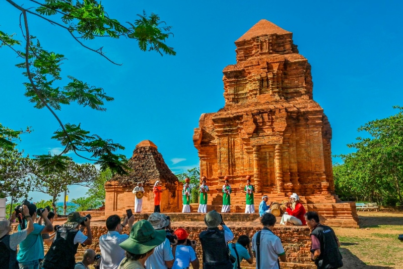Poshanu-Cham-tower