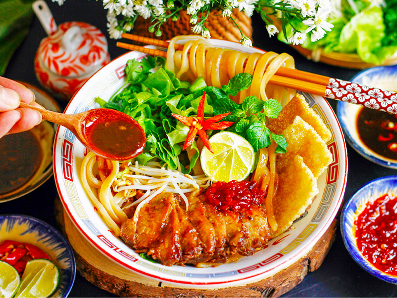 cao-lau-hoi-an