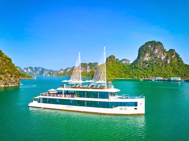 halong-bay-premium-cruise-tour