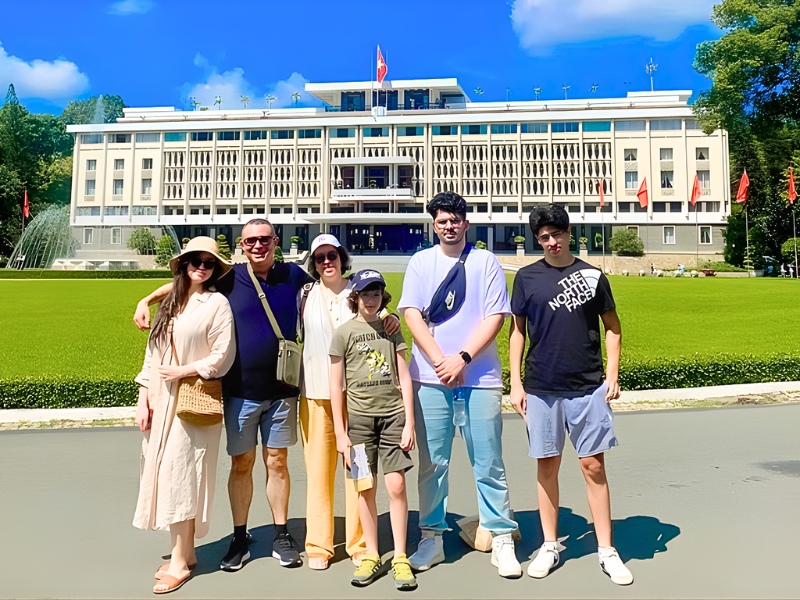 ho-chi-minh-city-cu-chi-tunnels-tour