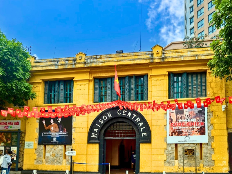 hoa-lo-prison-museum