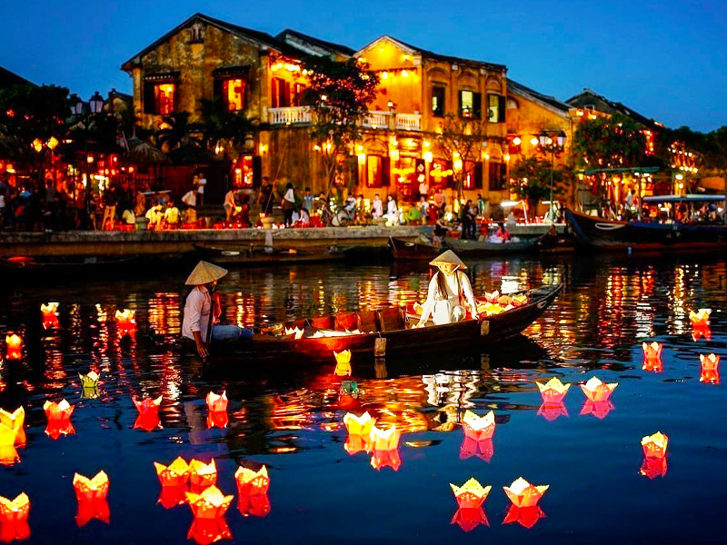hoi-an-ancient-town-by-night hoi-an-ancient-town-by-night