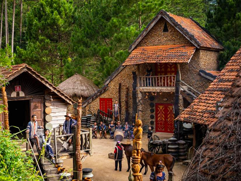 lat-village