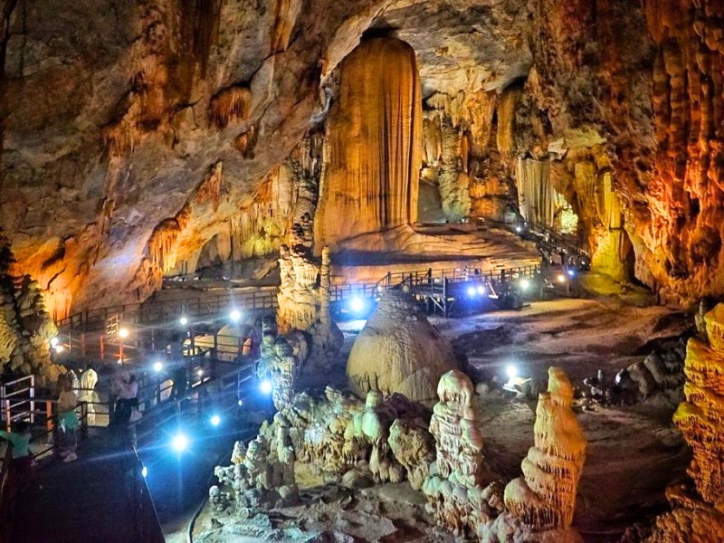 paradise-cave-vietnam
