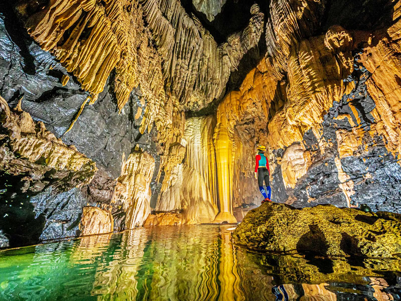 phong-nha-cave-stalactites phong-nha-cave-stalactites