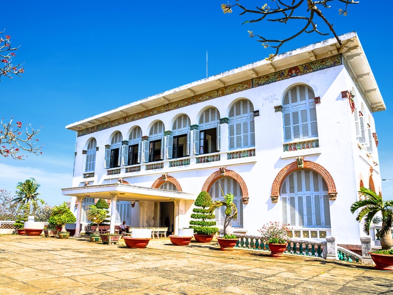 white-palace-bach-dinh