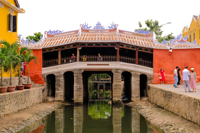 The-Japanese-Covered-Bridge