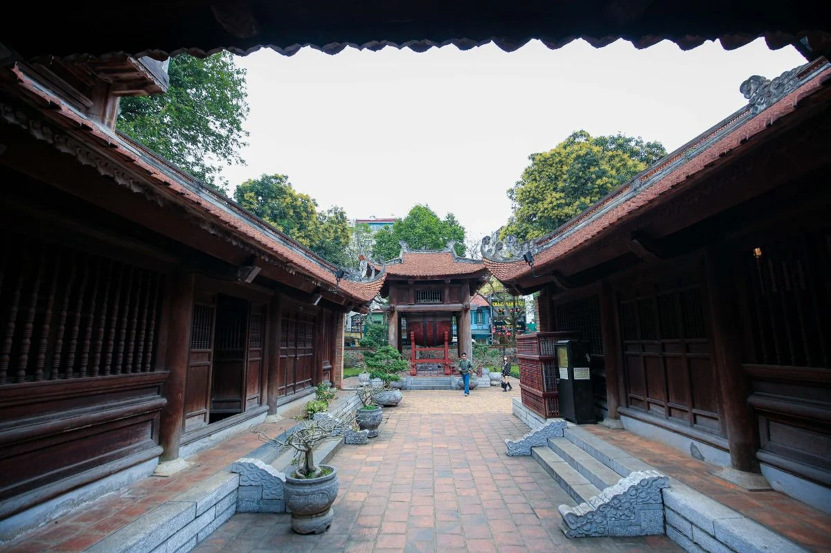 Architectural-Highlights-and-Symbolism